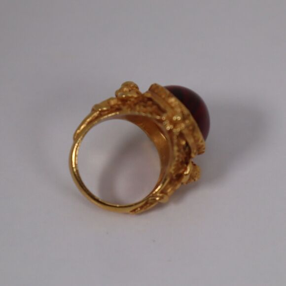Elizabeth Taylor Avon Gilded Age Collection Cherub Red Cabochon Ring Size 8 - Picture 6 of 7